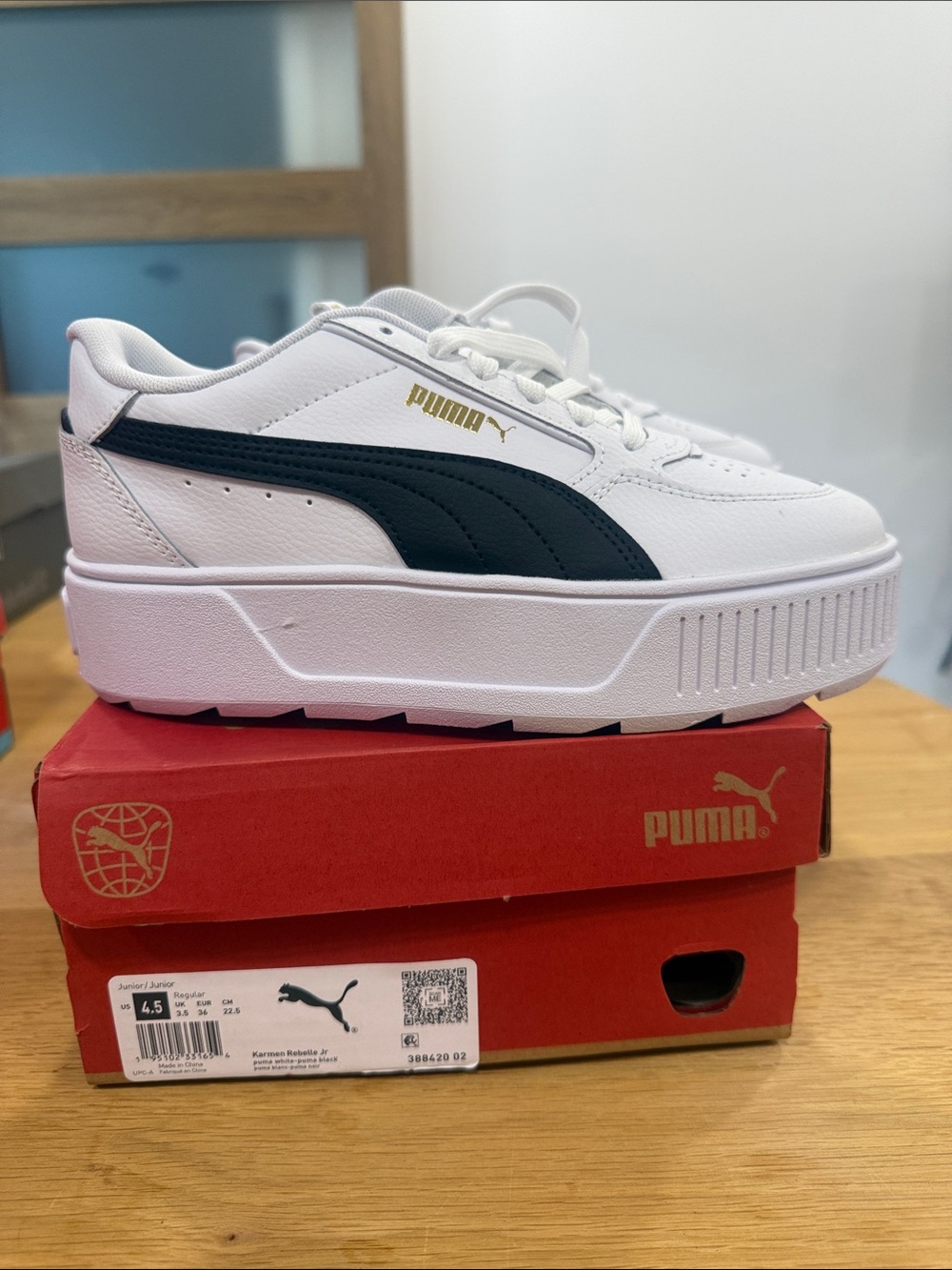 Kids Puma White Platform Sneakers size 4.5